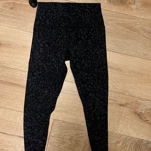 Lululemon crop align grey/black cheeta leggings